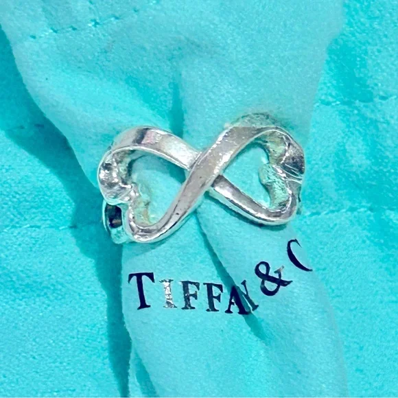 Tiffany&Co. Silver 925 Polished Infinity Ring Size 5 Vintage - Picture 1 of 6